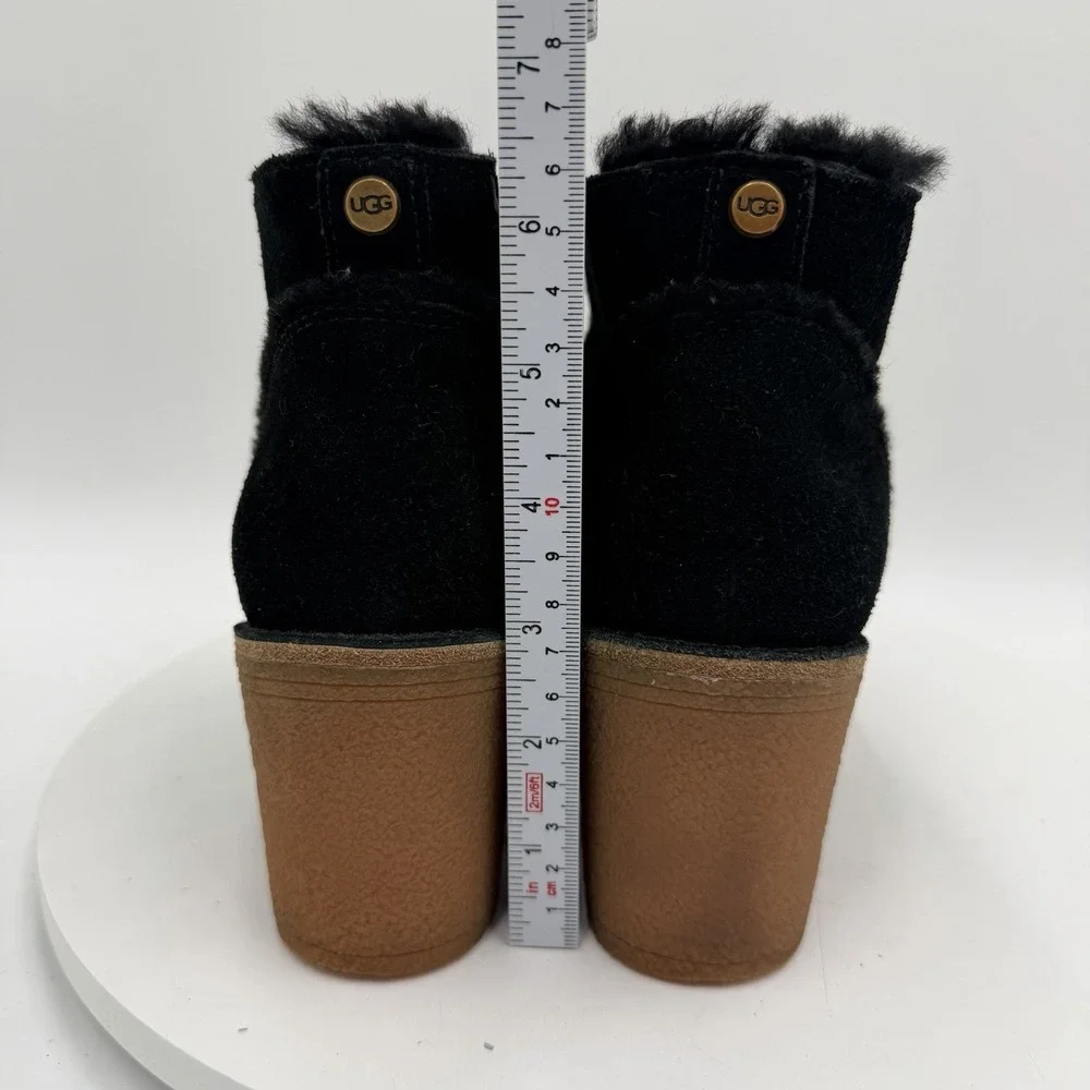 UGG Black Suede Shearling Kasen Ankle Boot Size 7.5 Block Heel Crepe Sole Bootie